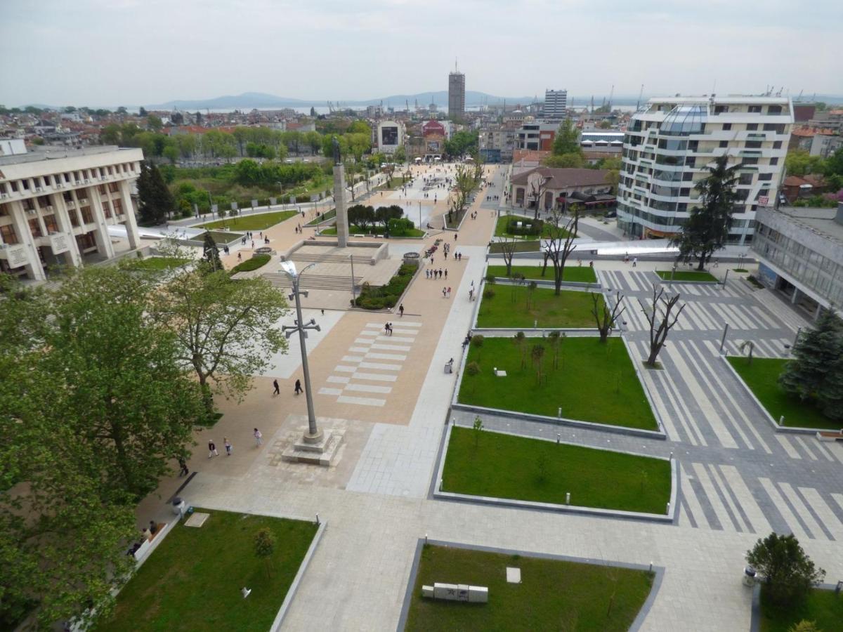 Avelov Art Apartment Burgas Exterior photo